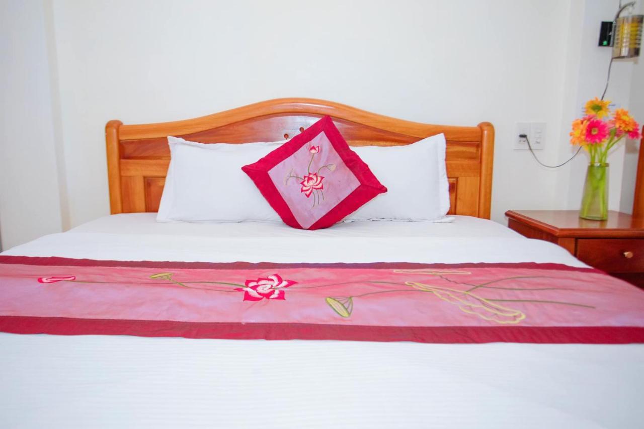 Vong Canh Hotel Hue Exterior photo
